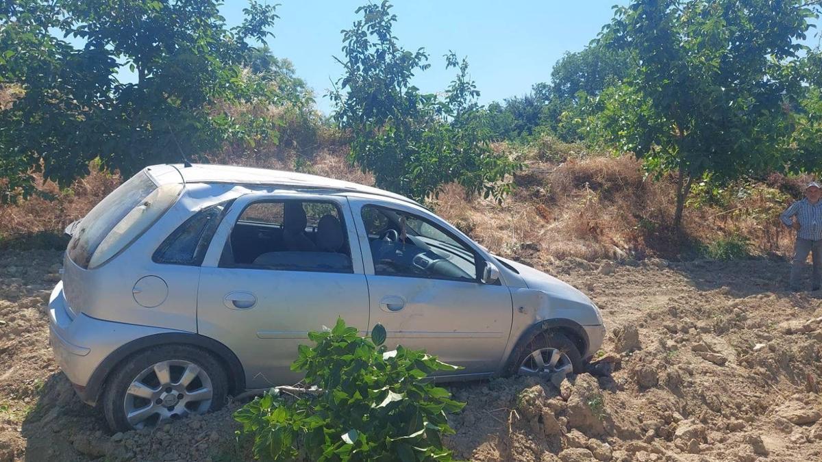 İnegöl’de meyve bahçesine giren otomobildeki 1’i çocuk 4 kişi yaralandı