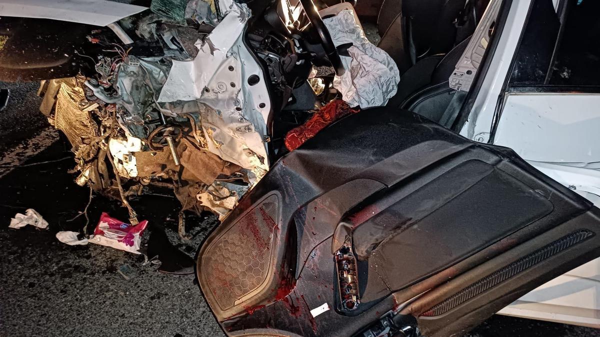 Ağrı’da iki otomobil çarpıştı; 4’ü ağır, 6 yaralı