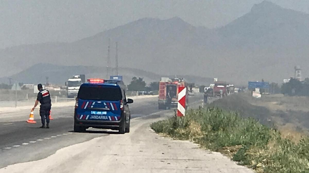 Ereğli Organize Sanayi Bölgesi yakınındaki ot yangını 2 saatte söndürüldü