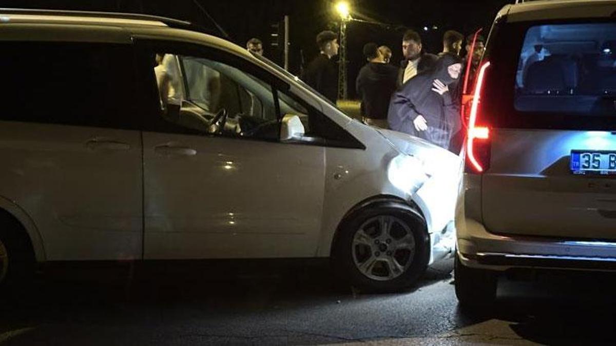 Hasköy'de iki otomobil kavşakta çarpıştı