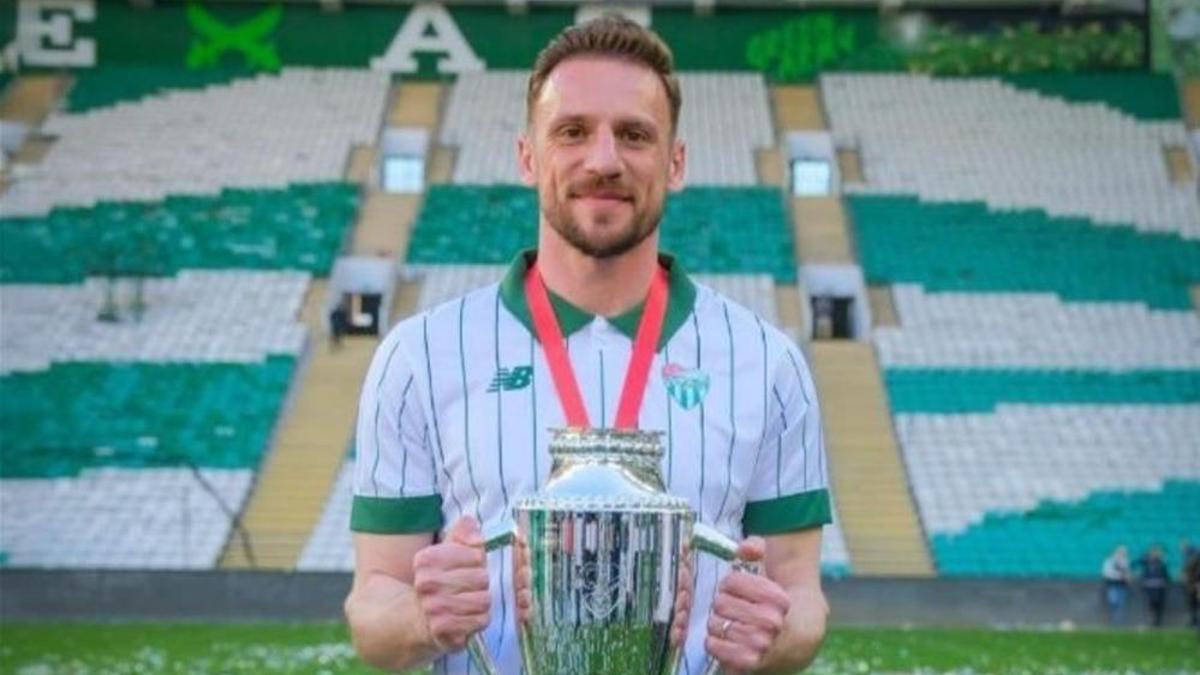 Bursaspor’da iç transfer hamlesi! Oyuncunun sözleşmesi uzatıldı