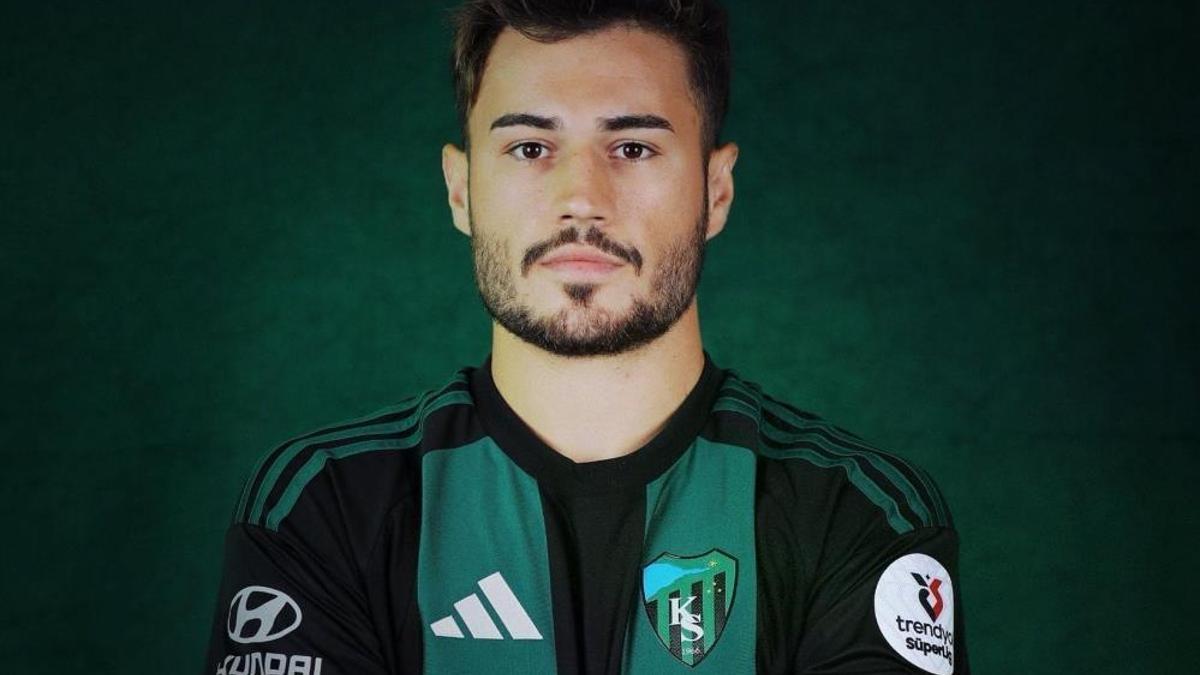 Kocaelispor'da yol ayrıldı! Şampiyon oyuncu gitti