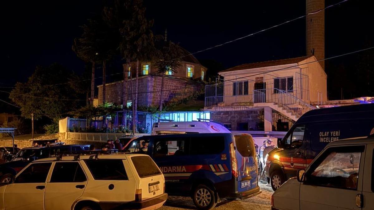 Camide 2 kişiyi bıçakla öldürmüştü! Saldırganın asıl hedefinin imam olduğu ortaya çıktı