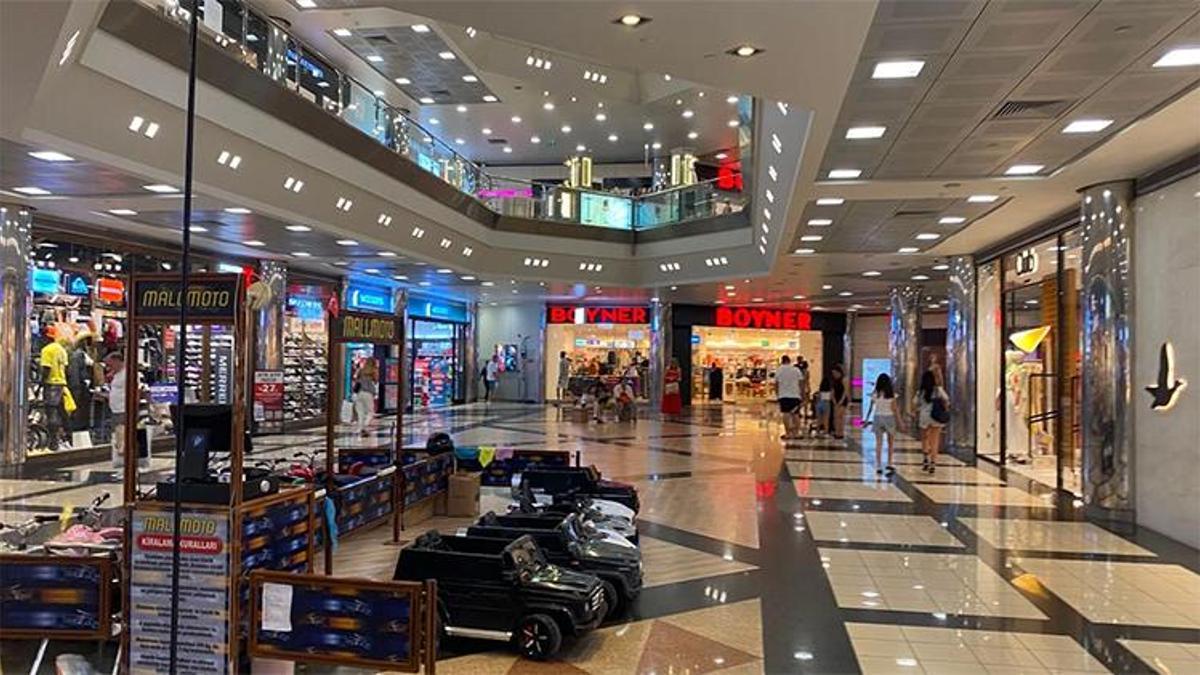 Antalya'da AVM'de 8 saatlik klima krizi: Dev merkez bomboş kaldı!