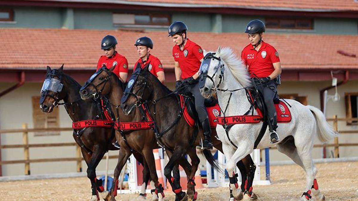 Konya'nın atlı polisleri "özel eğitimlerle" göreve hazırlanıyor