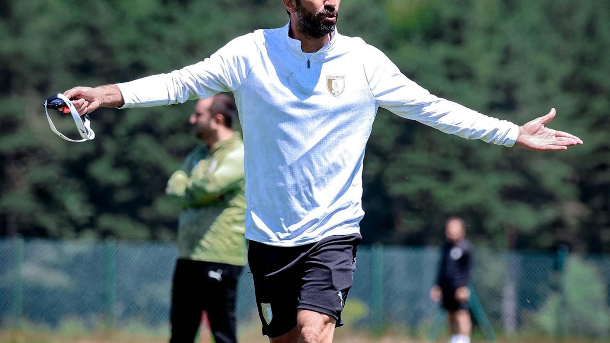 Bodrum FK'da Burhan Eşer'le devam