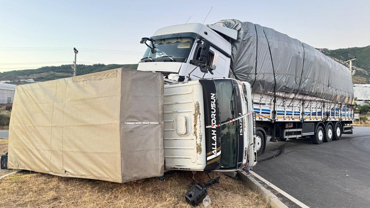TIR ile kamyonet çarpıştı: 1 yaralı