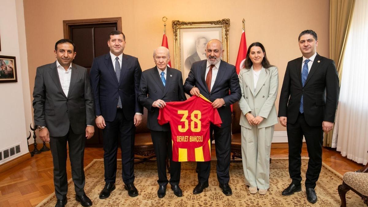 Kayserispor yönetiminden MHP Lideri Bahçeli’ye ziyaret