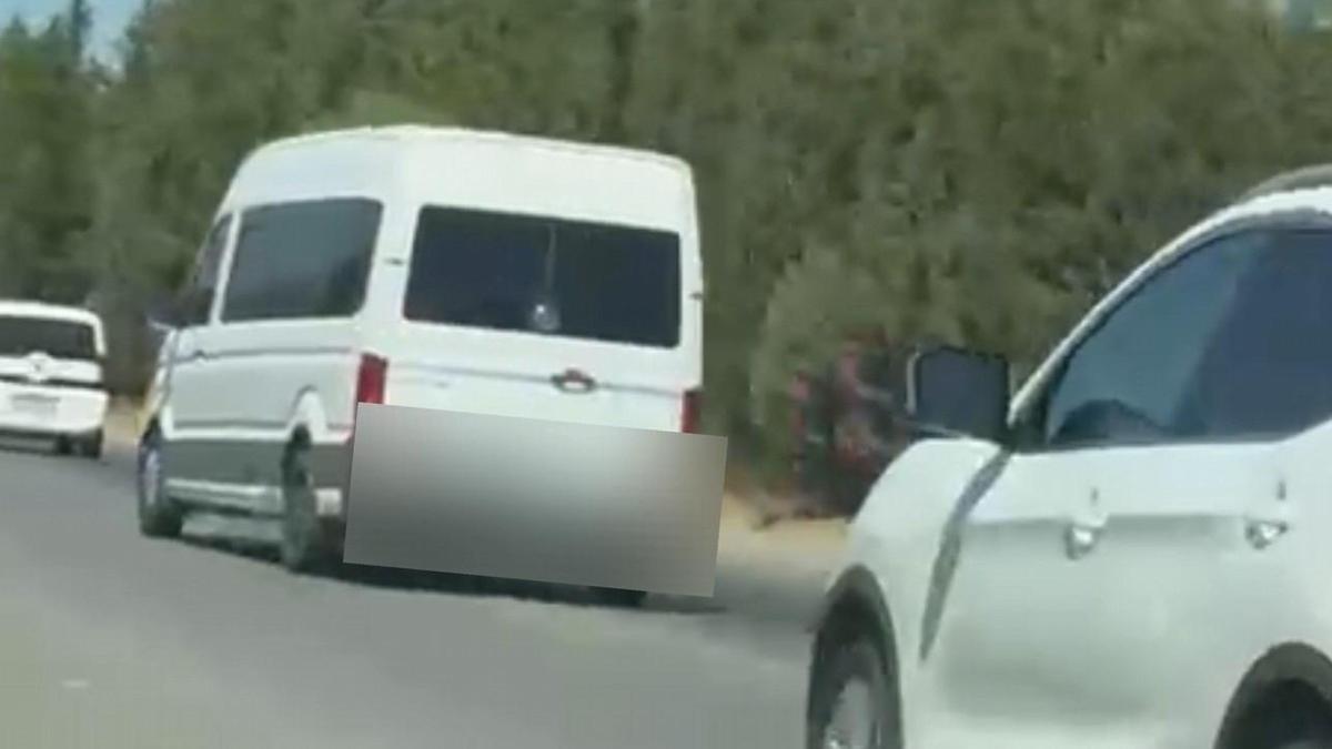 Otoyolda makas atan minibüsün sürücüsüne 21 bin lira ceza