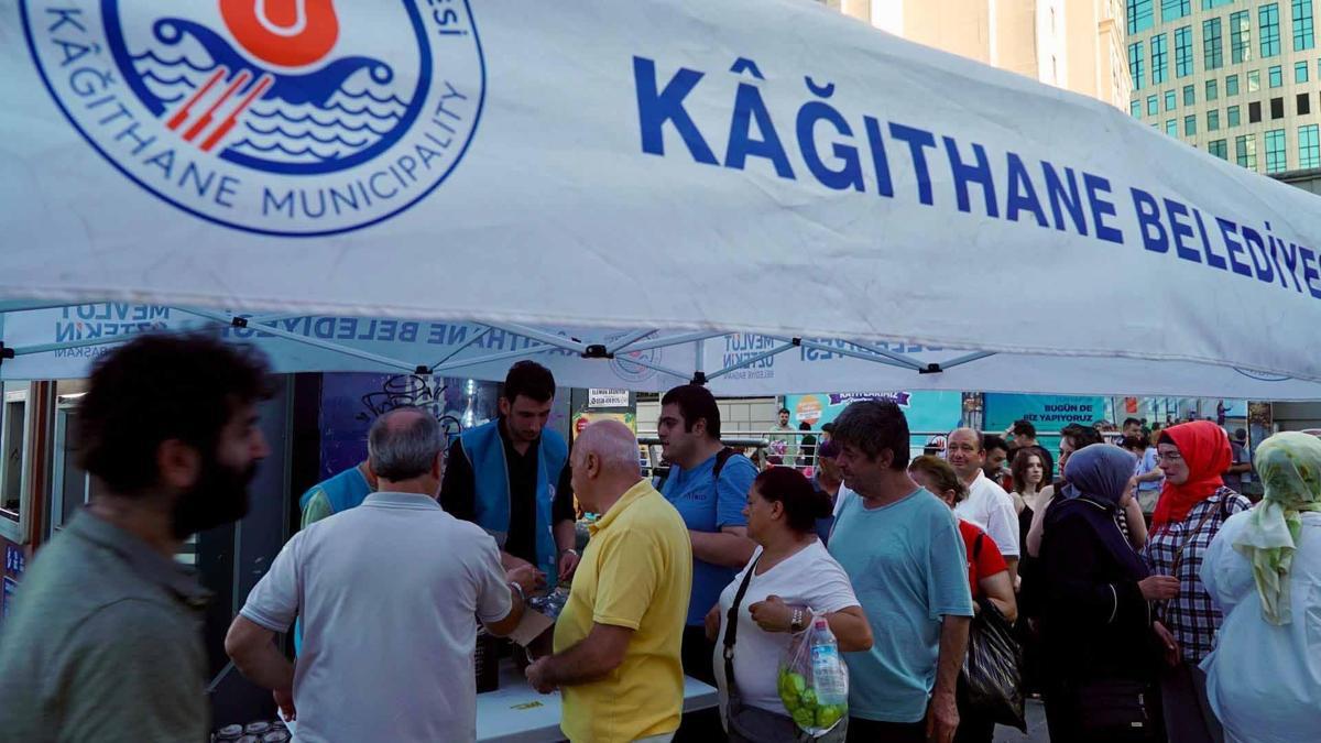 Kağıthane’de binlerce kişiye aşure dağıtıldı