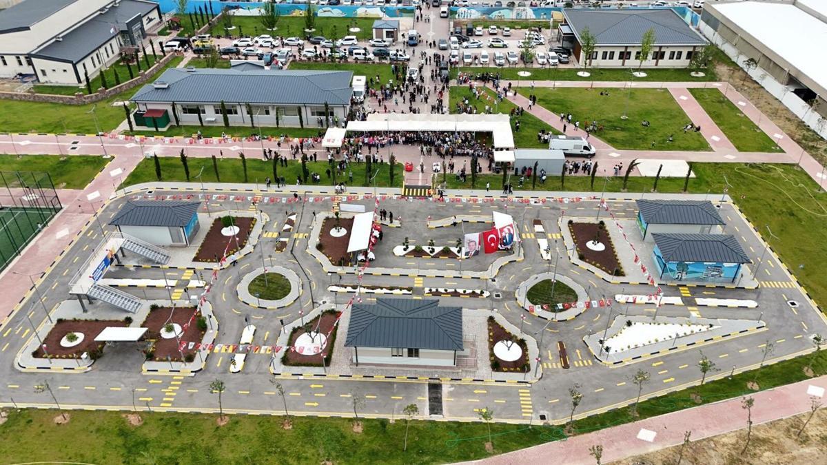 Asarlık Trafik Eğitim Parkuru'nda çocuklar için trafik eğitimi