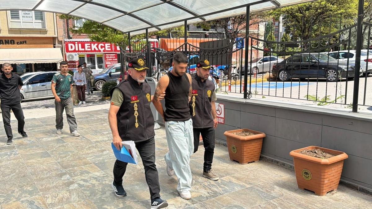 Tartıştığı kuryeyi silahla yaralayıp kaçan şüpheli, tutuklandı
