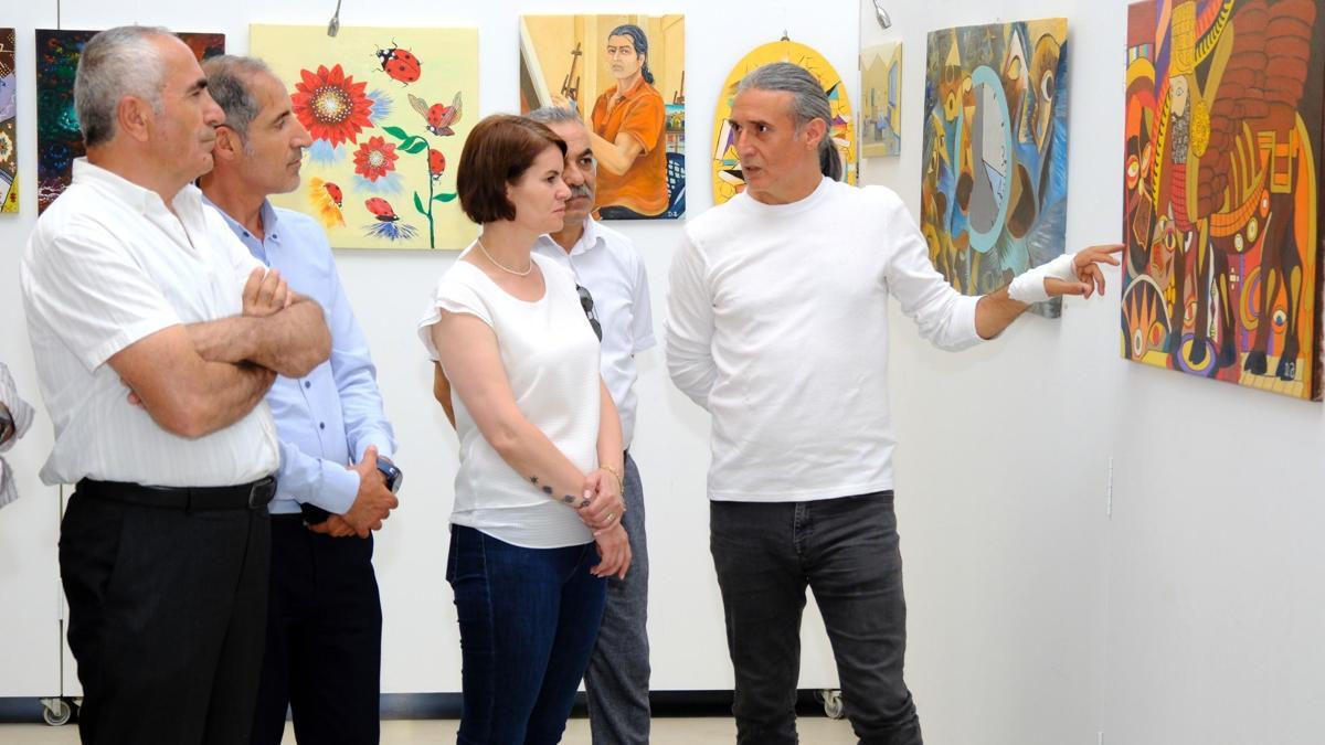 Van’da ‘Gelenekten günümüze sanat’ sergisi açıldı