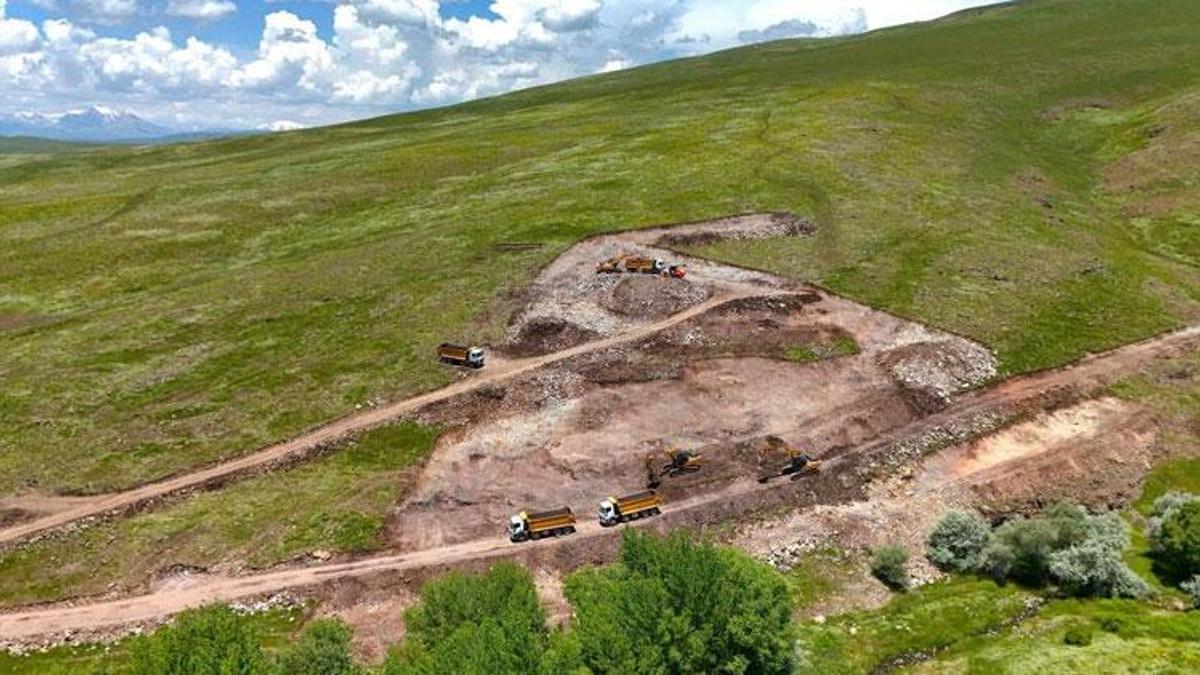 Elazığ Karakoçan'daki dev projede ilk kazma vuruldu