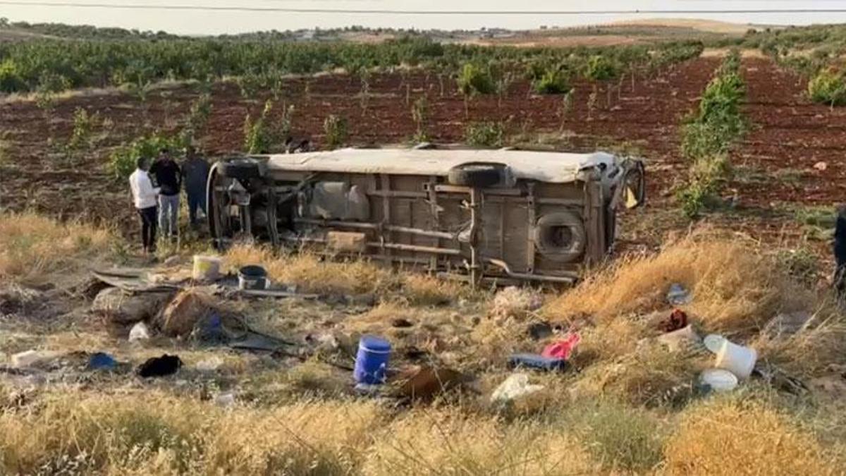 Suruç'ta tarım işçilerini taşıyan minibüs şarampole devrildi