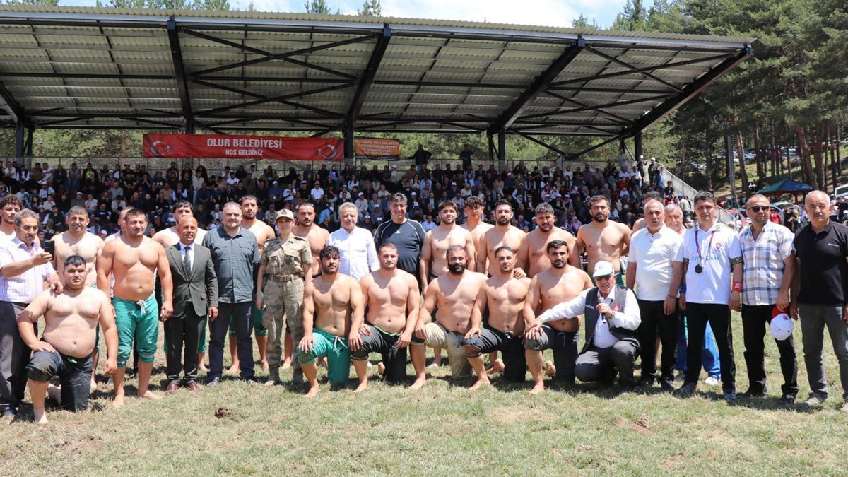 Erzurum'da Akdağ Karakucak Güreşleri'nin başpehlivanı Kenan Gör oldu