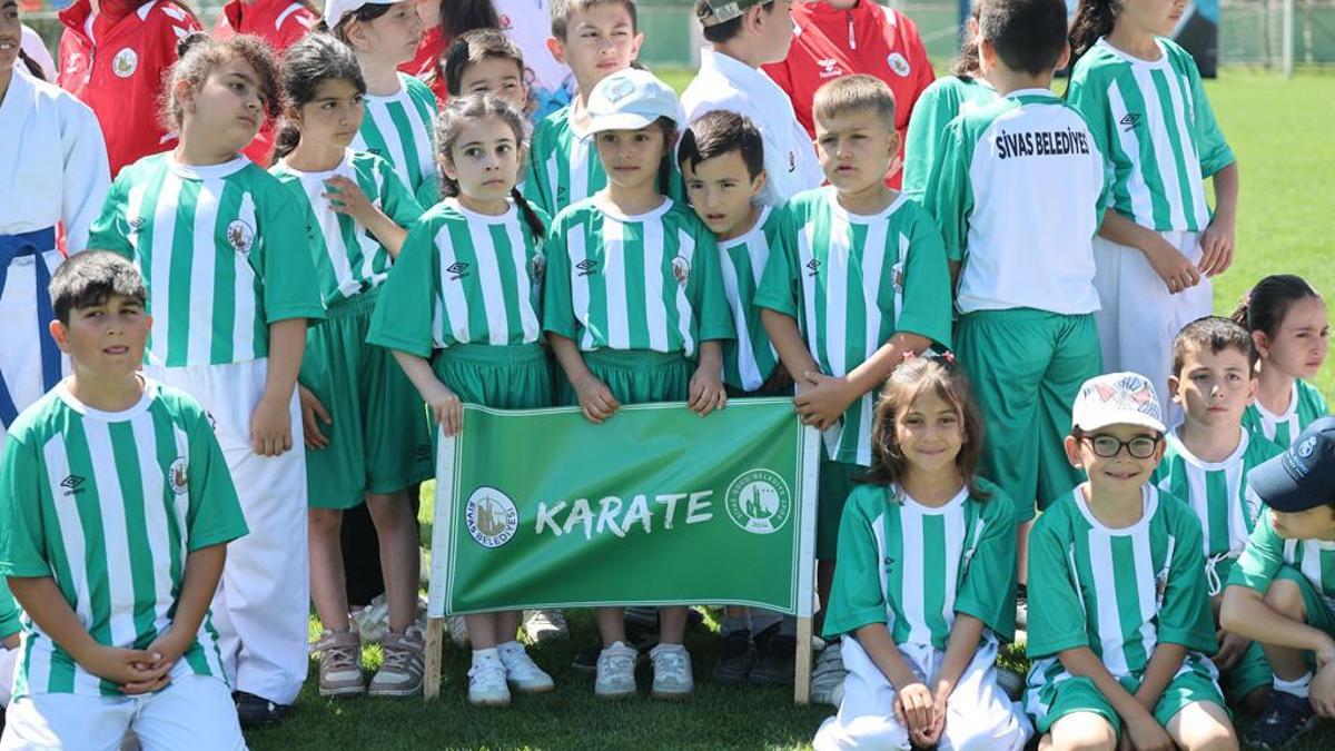 Sivas Belediyesi'nin yaz okulları açıldı