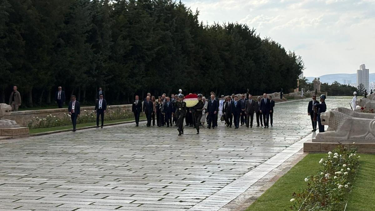 NATO heyetinden Anıtkabir'e ziyaret