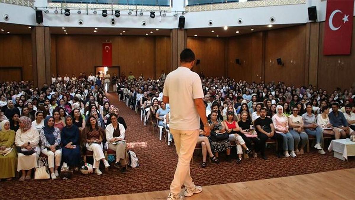 Yüreğir’de sınav seferberliği! Ücretsiz seminerde sır gibi taktikler paylaşıldı