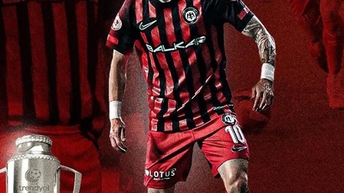 Çorum FK gece yarısı gelen haberle sarsıldı! Takımın yıldızı çantasını toplayıp gitti