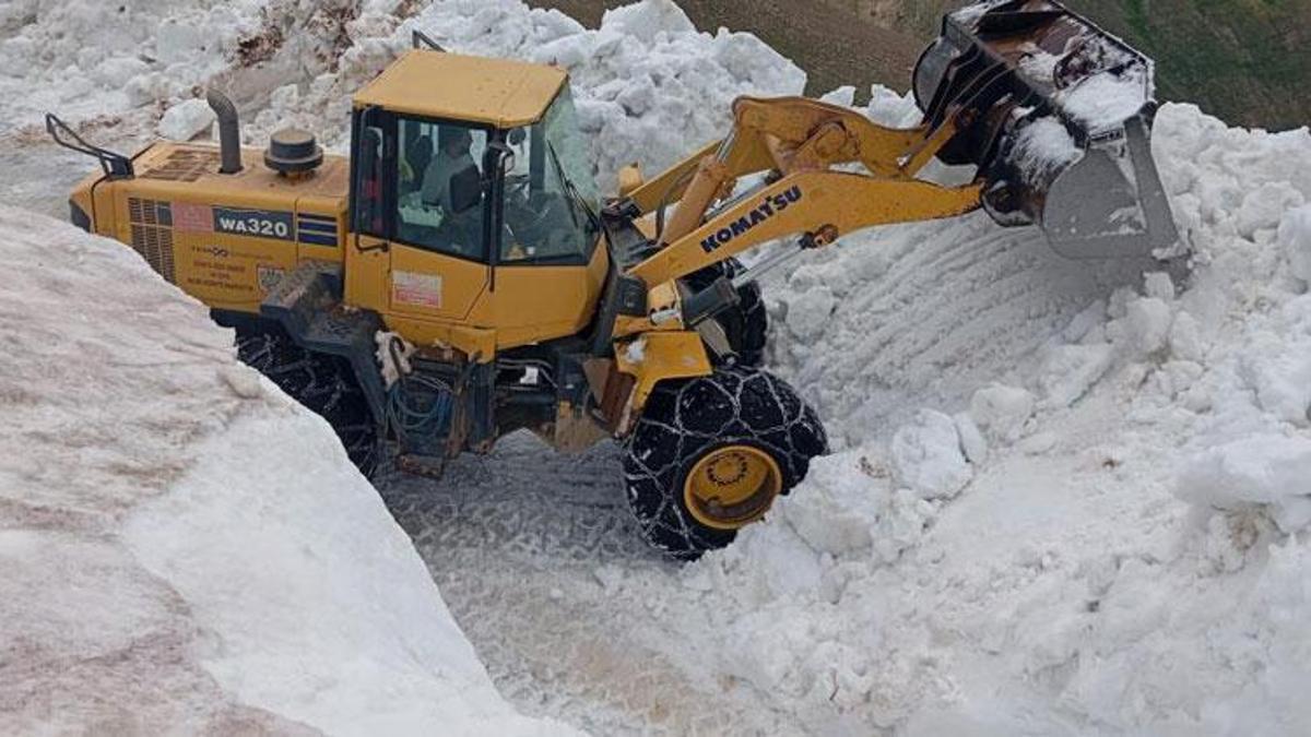 Temmuz ayında Suşehri'nde karla mücadele çalışmaları sürüyor