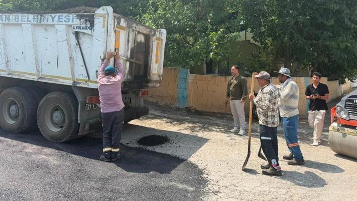 Adana Kozan'da yol çalışmaları hız kazandı: Merkez ve kırsala yoğun mesai