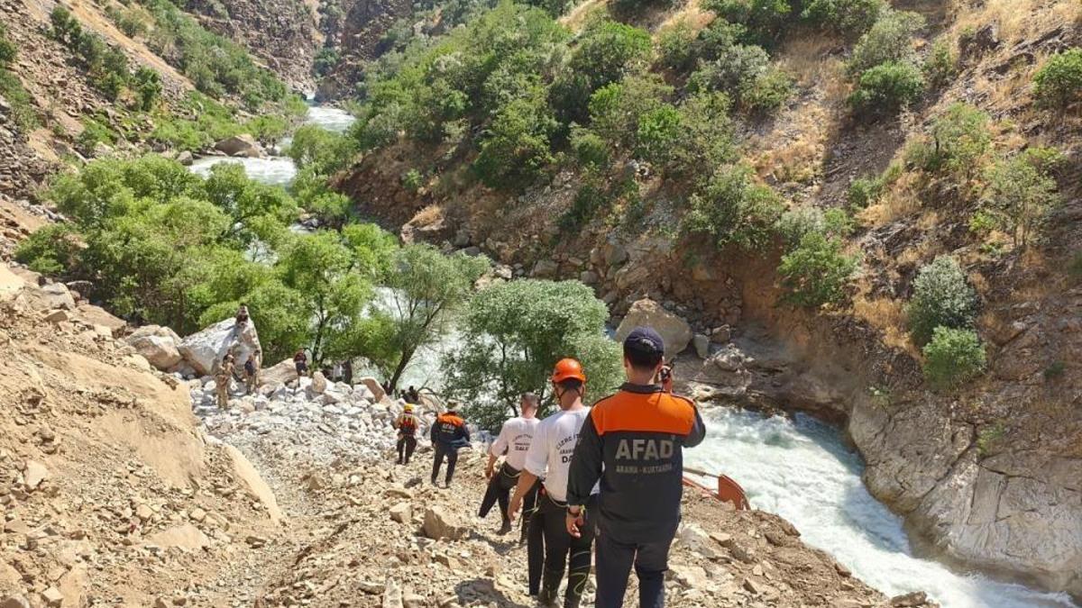 28 yaşındaki gençten üç gündür haber yok! Ekipler zorlu şartlarda arama çalışmalarını sürdürüyor
