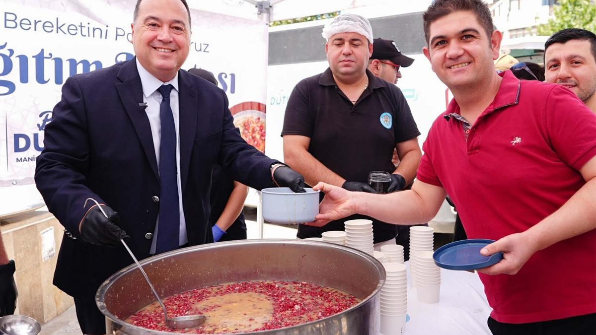 Manisa'da 20 bin kişiye aşure ikramı