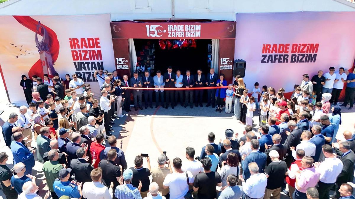 Uşak'ta 15 Temmuz anma çadırı kuruldu