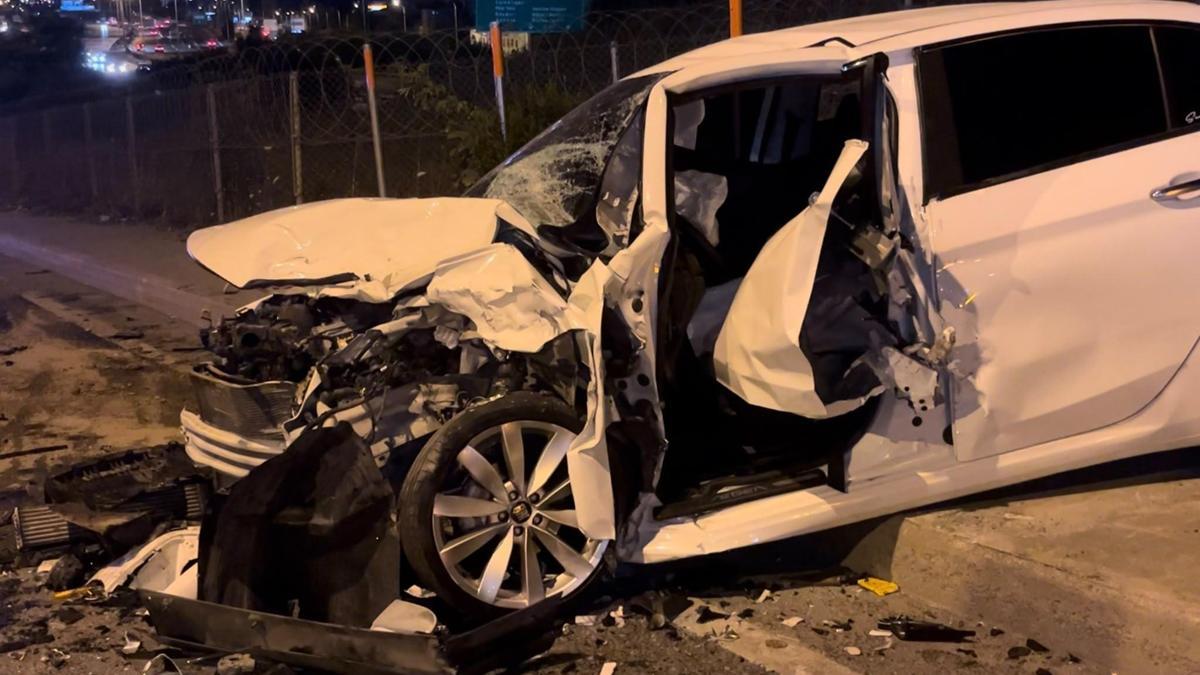 Sancaktepe’de 3 aracın karıştığı kazada 5 kişi yaralandı