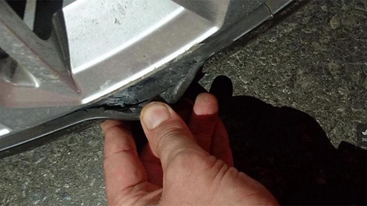 Adana Seyhan'da çukurlar sürücüleri bezdirdi! 'Kimse ilgilenmiyor'