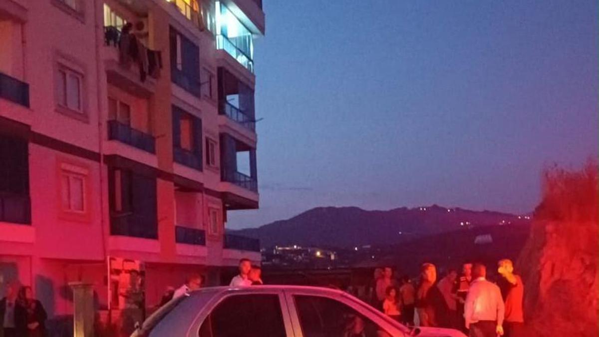 Alanya'da otomobil ile kamyonet çarpıştı: 2 yaralı