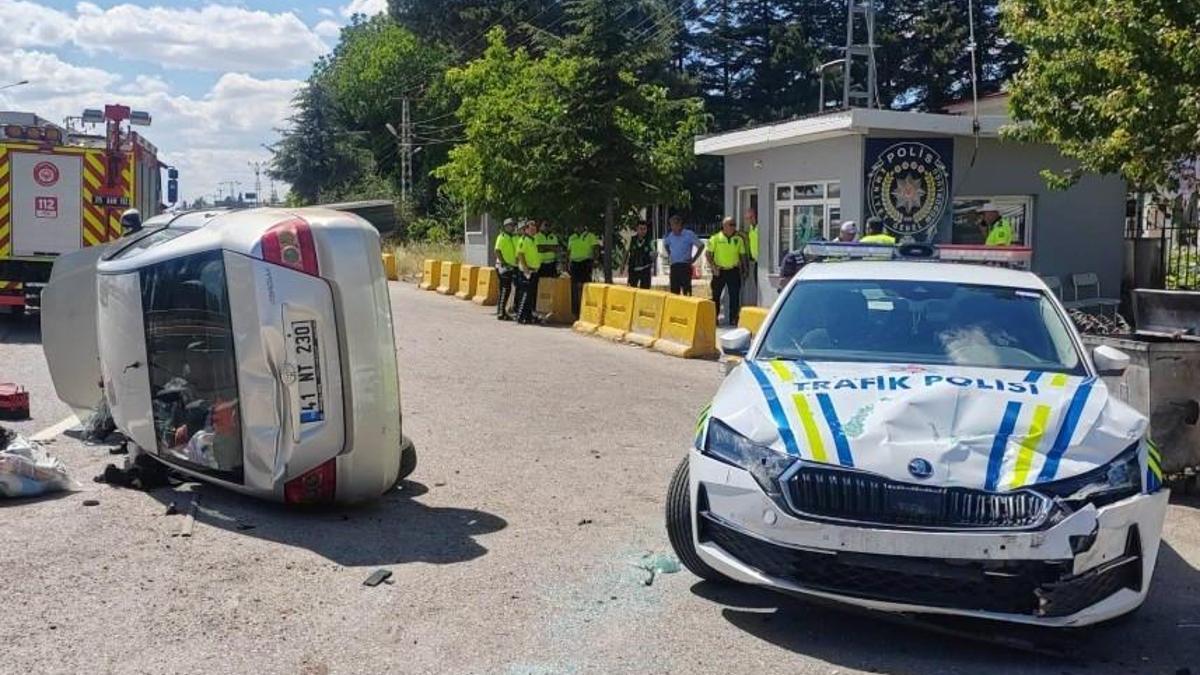 Kamyonla çarpışan otomobil takla attı: 1 çocuk öldü, 3 yaralı