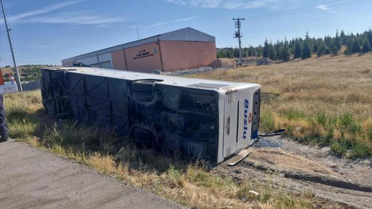 Eskişehir'de korkunç kaza! Yolcu otobüsü devrildi: 24 yaralı