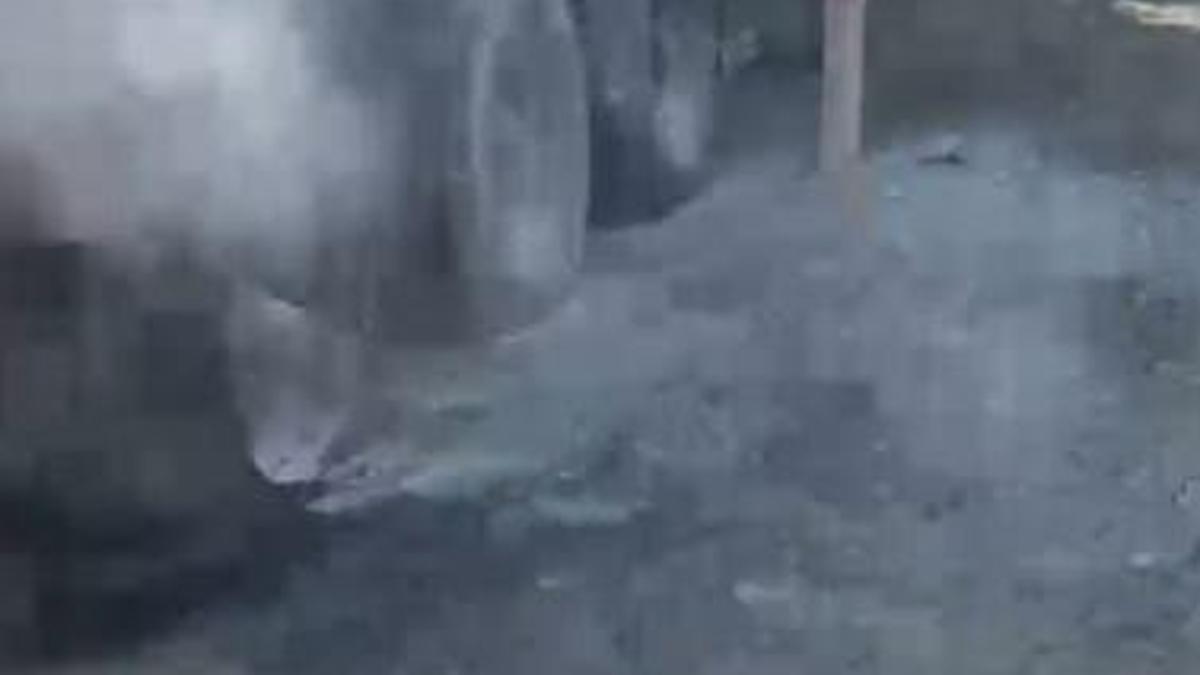 TIR'da çıkan yangını vatandaşlar söndürdü