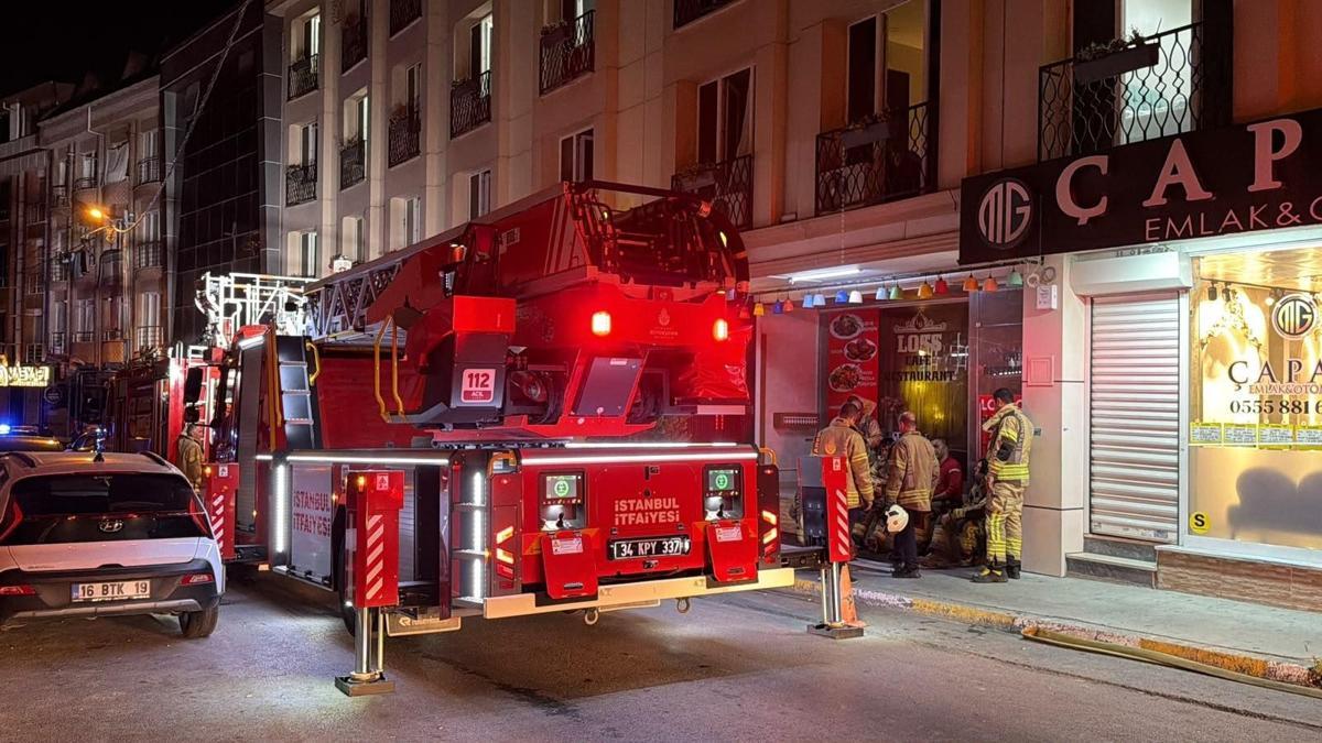 Esenyurt'ta otel yangını; mahsur kalanlar merdivenle tahliye edildi