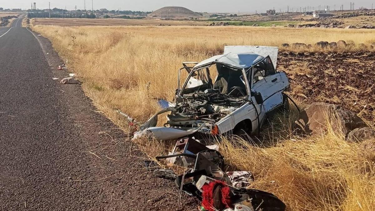 Şanlıurfa'da devrilen otomobildeki 3 kişi yaralandı