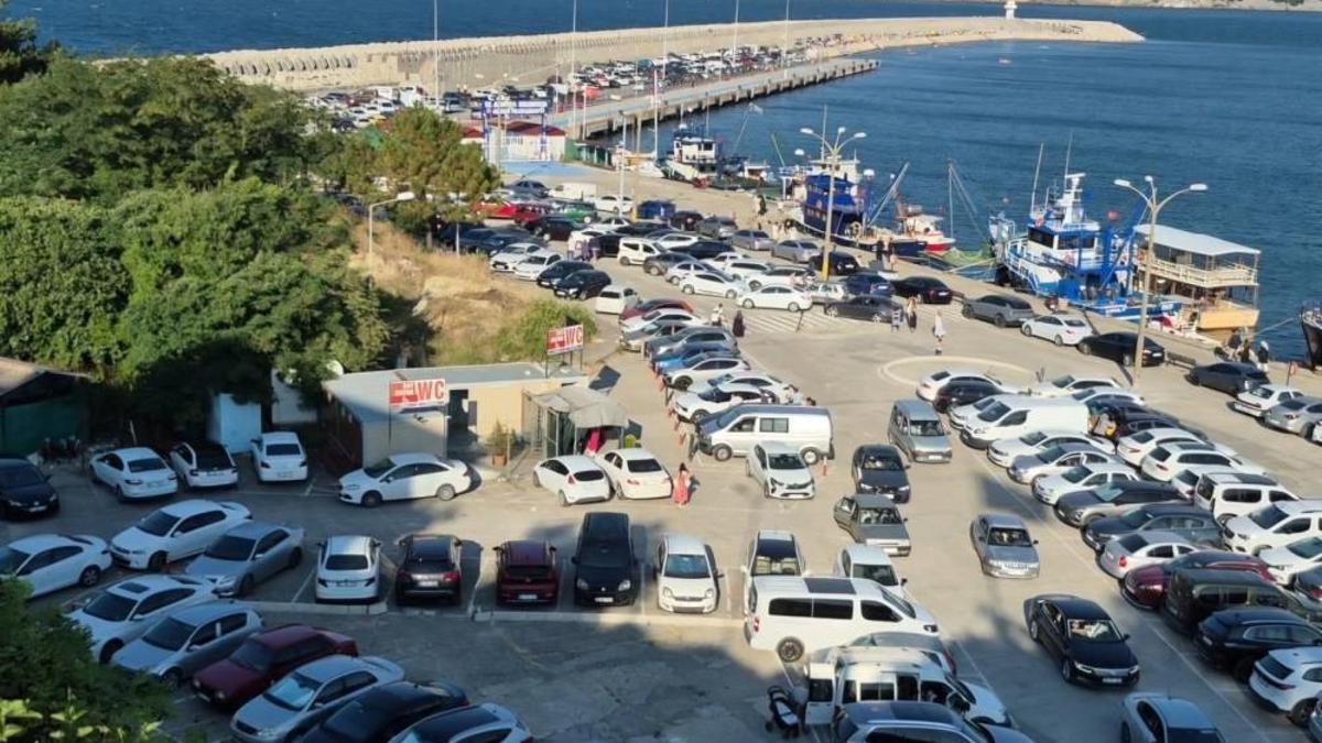 7 bin nüfusu var ama 3 günde 100 bine çıktı! Kentte adım atılacak yer kalmadı