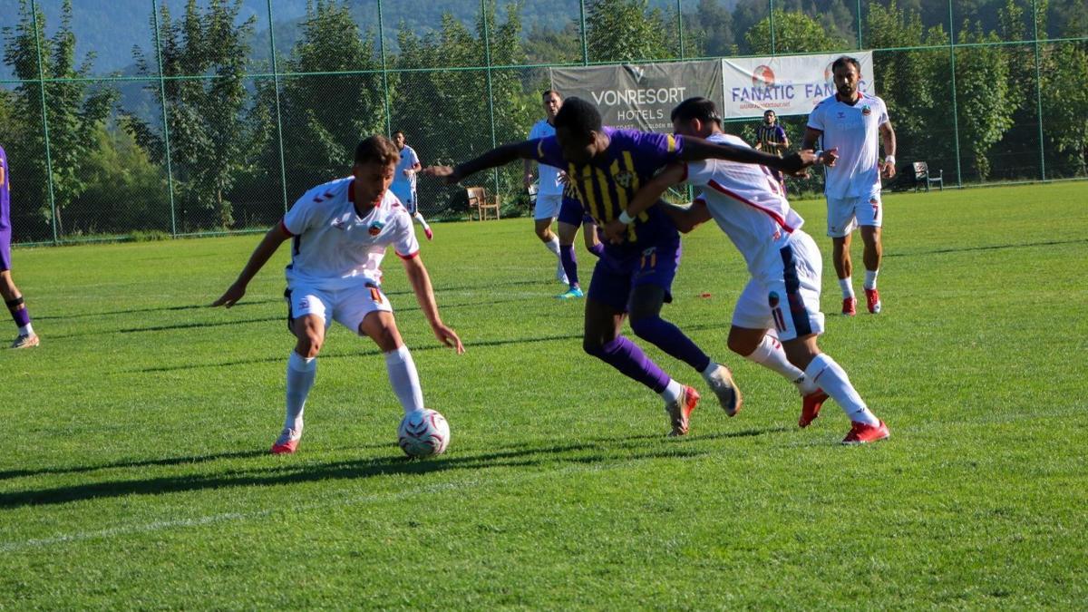 Eyüpspor, hazırlık maçında Mardin 1969’u 1-0 yendi