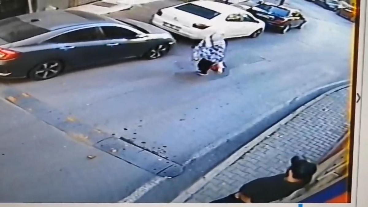 Şişli’de yolda yürüyen kadına saldırı; arkasından yaklaşıp yumruk attı