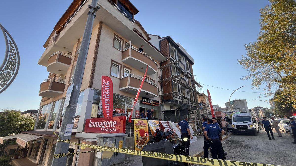 İnşaat iskelesinden düşen işçi öldü