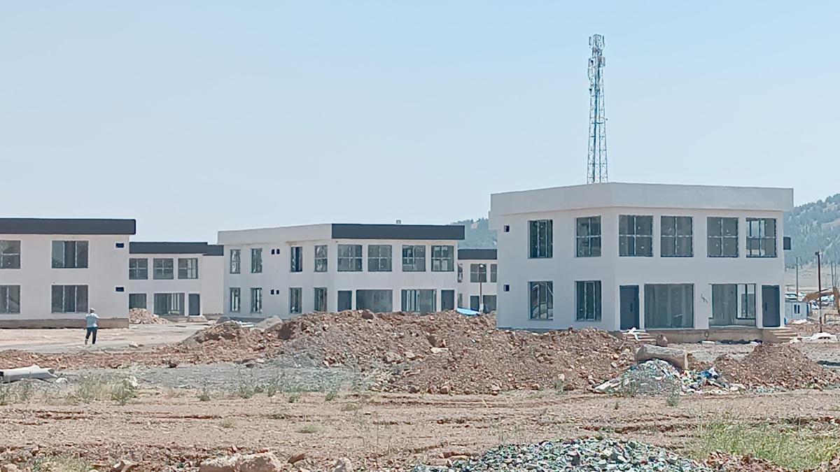 Nurdağı’nda galericiler sitesi inşaatının yüzde 85’i tamamlandı
