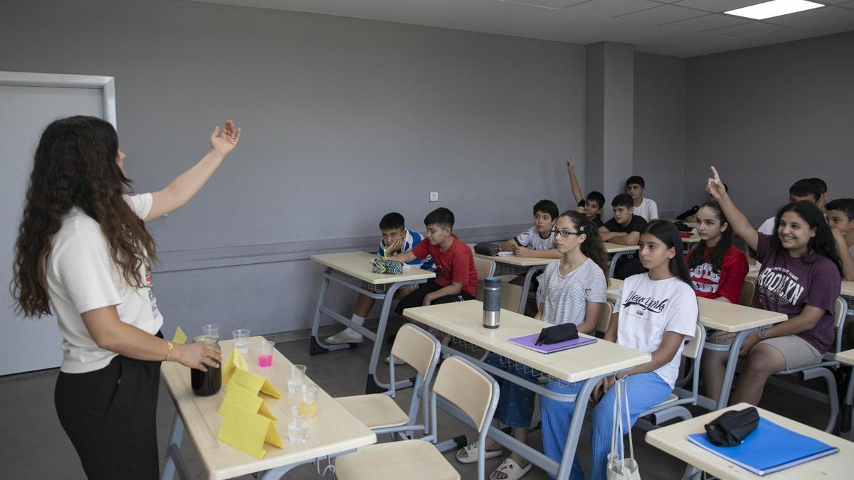 Büyükşehir kurs merkezleri yaz tatilinde de öğrencilerin yanında