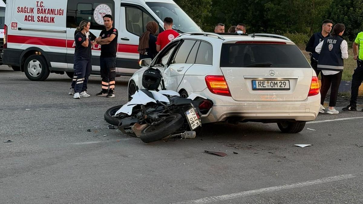 Otomobille çarpışan motosikletin sürücüsü öldü