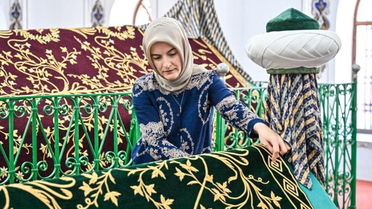 Bursa’da hanedan türbelerindeki puşideler yenileniyor