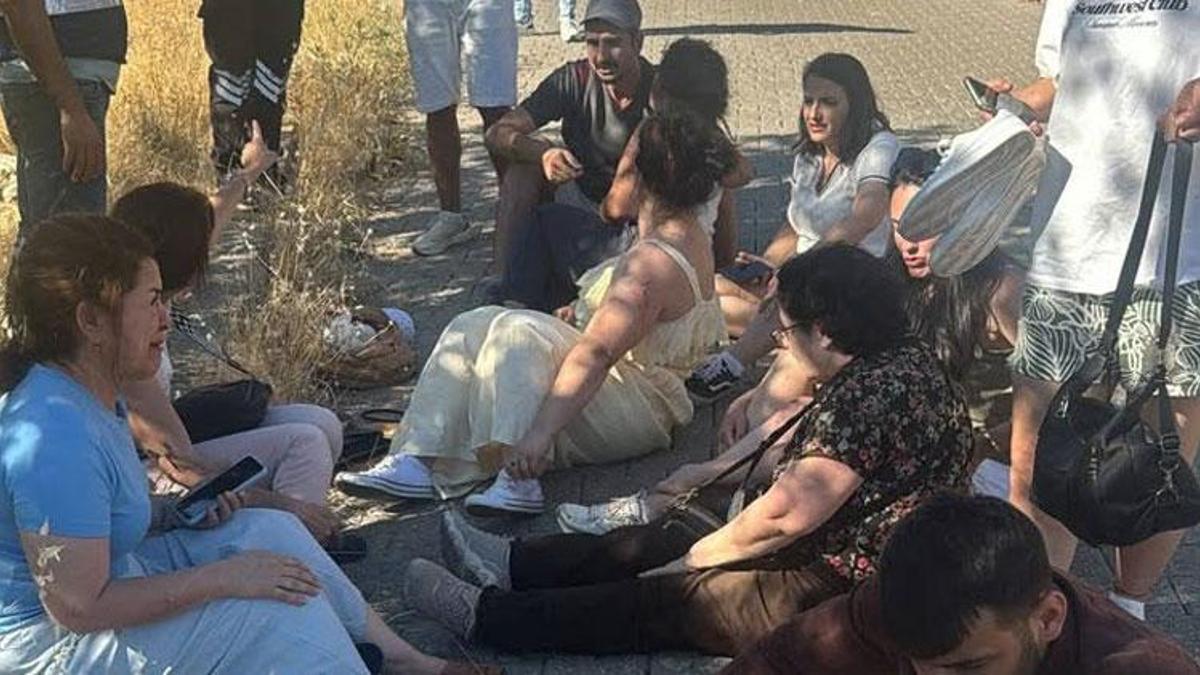 Turistleri taşıyan minibüs devrildi kazada 13 kişi yaralandı