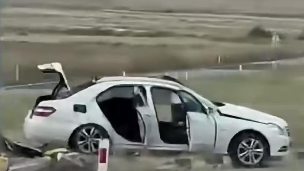 Kamyon ile otomobil çarpıştı! Feci kaza 3 kişi öldü, 2 yaralı var