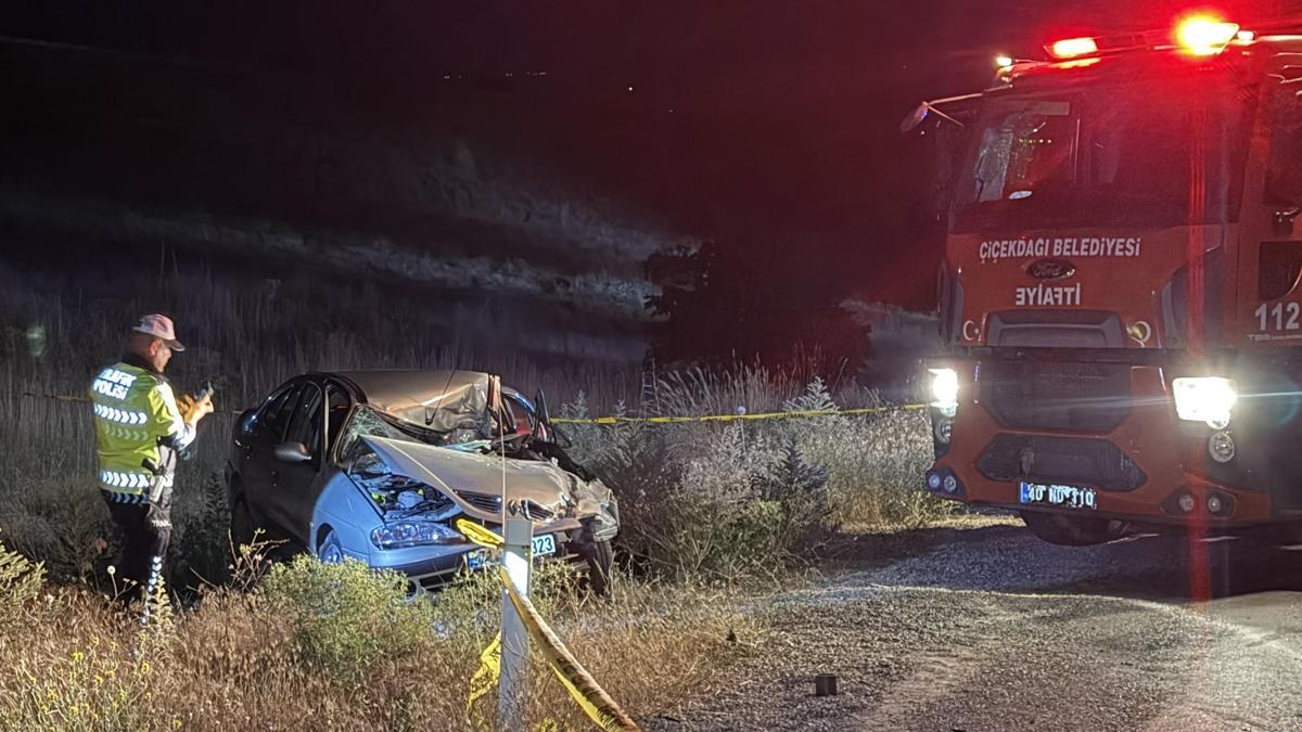 Kırşehir’de otomobil ile traktör çarpıştı: 1 ölü, 2 yaralı