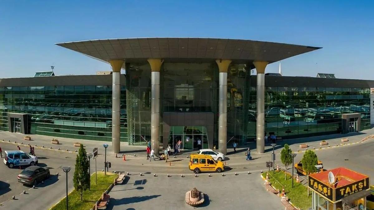 Kayseri'de terminalde büyük dönüşüm: Eski görüntü tarihe karışıyor