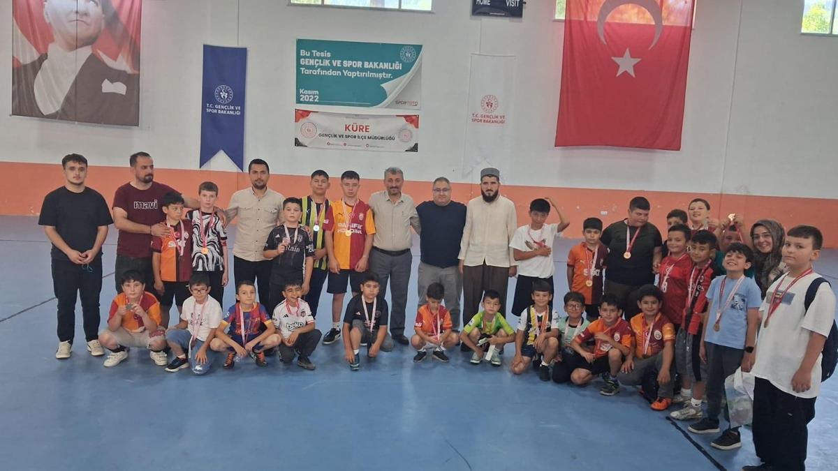 Yaz Kur'an Kursu öğrencileri futsal turnuvasında buluştu